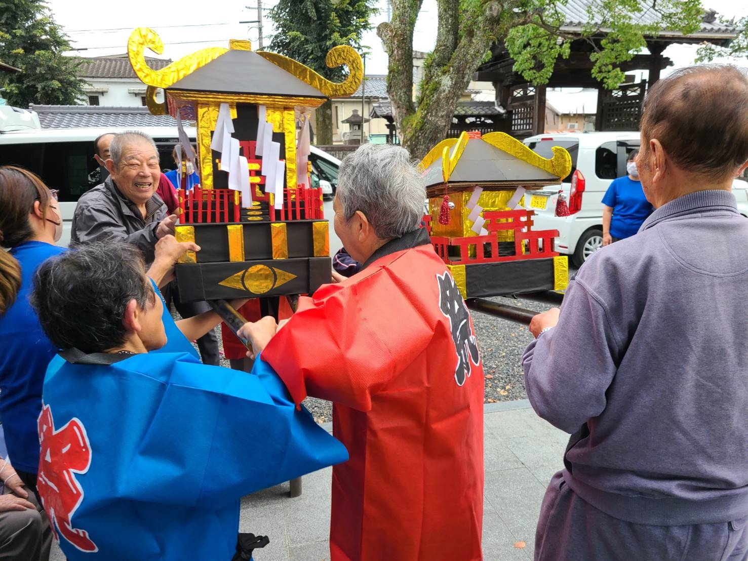 秋祭りを満喫!お神輿制作と徳守神社訪問